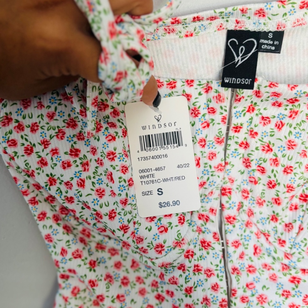 White/Red Flower Patterned Top - Picture 4 of 4